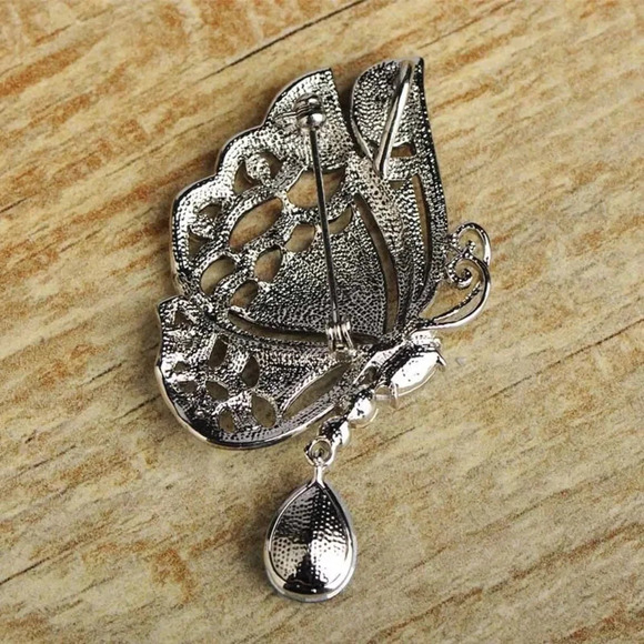 VQ Rhinestones Butterfly Brooch - Picture 3 of 6